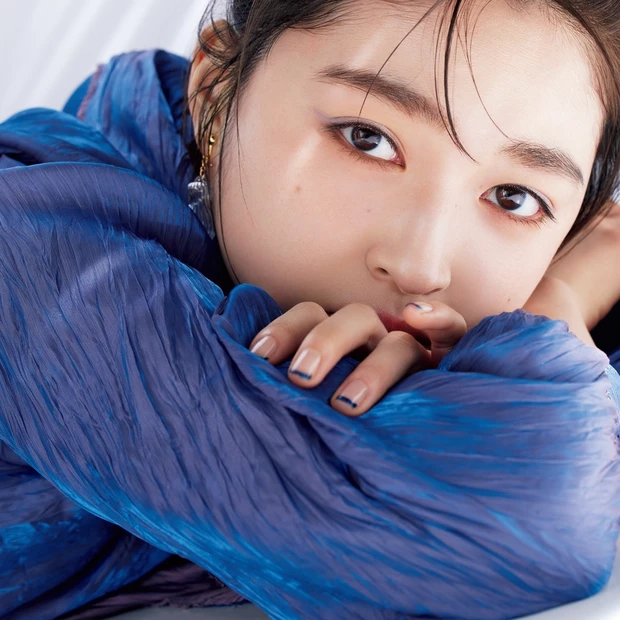 眉+アイラインでトレンド顔に変身! マスクメイク時代の簡単メイク術