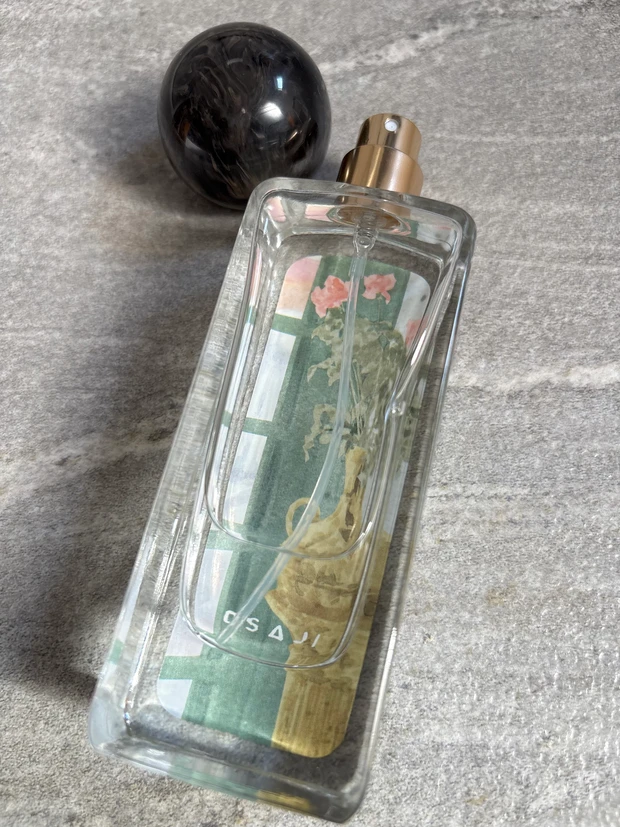 オサジ ホリデー 2025 限定 香水 フレグランス 光の届く場所 よしいちひろ ホリデーコスメ フローラル