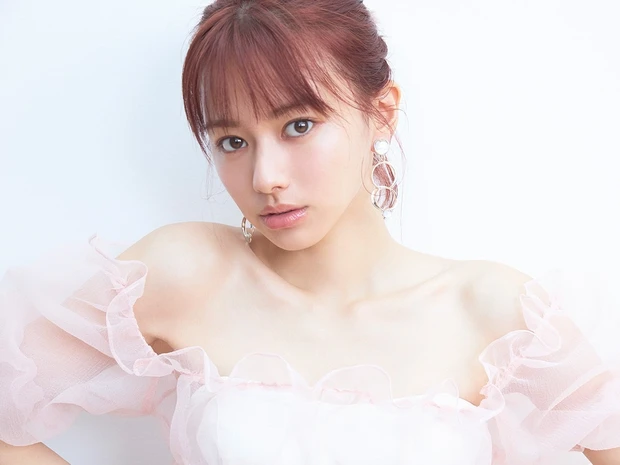 A 目もと! 怒っているわけでもないのに「怒ってる?」とか「目つき悪いよー」って注意されることが・・・・・・たまにあります(泣)。