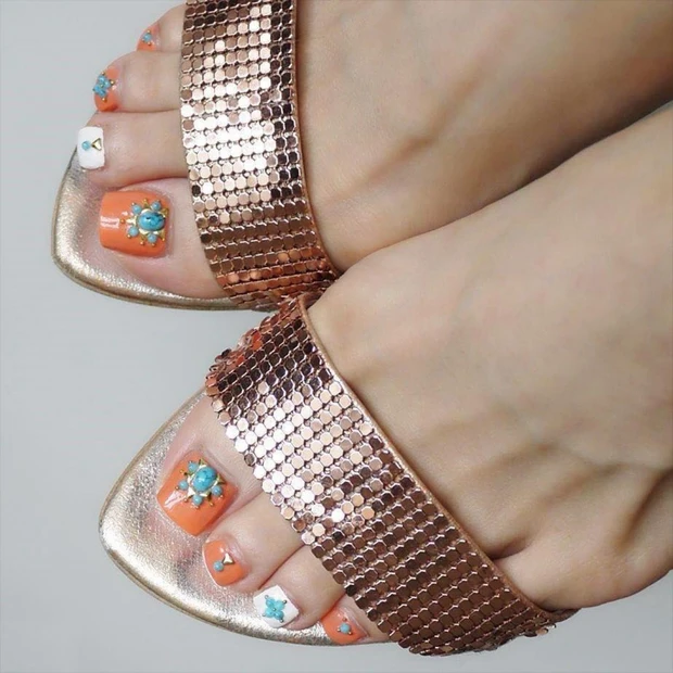 オレンジ×ターコイズが断然可愛い！ 夏の日差しに映えるエスニックネイル【…