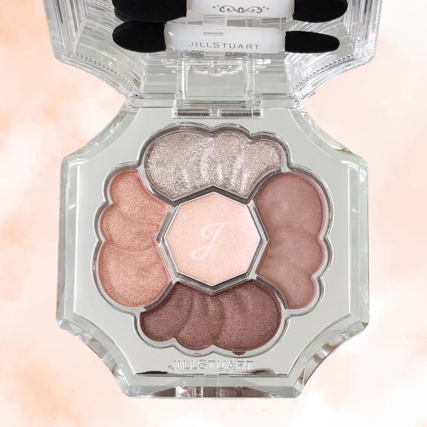 【ジルスチュアート】「なんとなく塗っても可愛い」が叶う、まろやか抜け感アイシャドウをレビュー_1