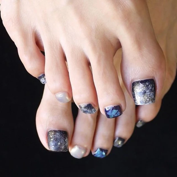 秋の足元をミステリアス＆華やかに！ 簡単ギャラクシーネイル【ギ☆のセルフ…