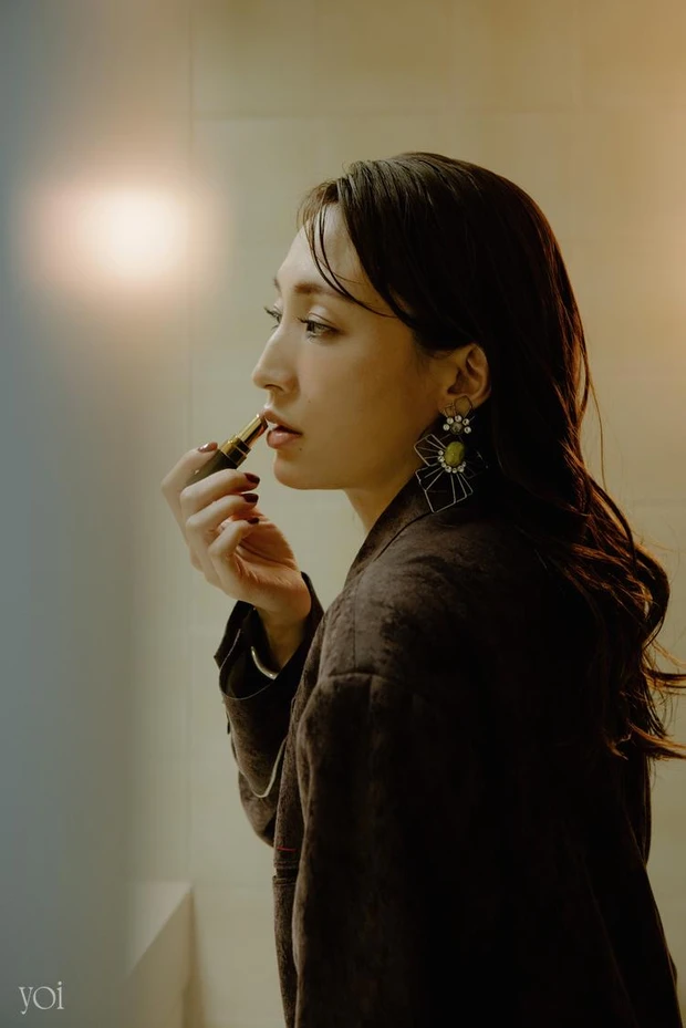 望海風斗　宝塚歌劇団　雪組　トップスター　手