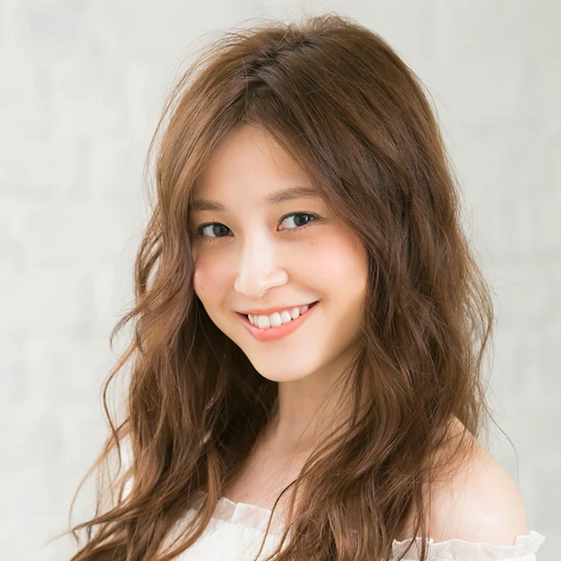 夏もダウンスタイルを楽しみたい！ 暑苦しく見えない巻き髪のコツ