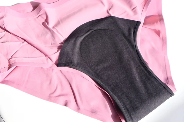 ユニクロ　エアリズム吸水サニタリーショーツ /￥1,990(税込)　前部分