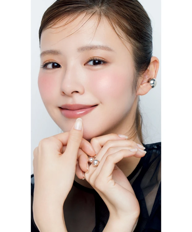 笑顔が映えるご機嫌チークの入れ方