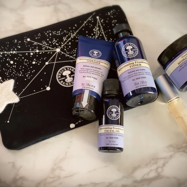 【クリスマスコフレ2019情報】〜オーガニックコスメ〜編 ニールズヤードレメディーズのフランキンセンスの贅沢セット