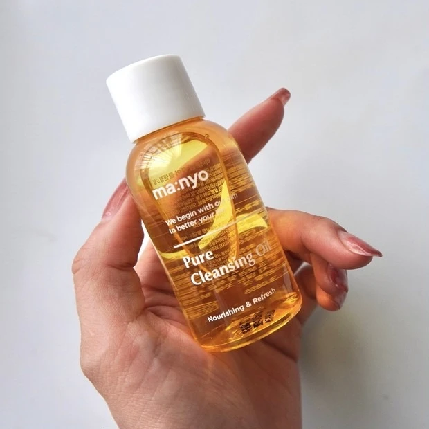 MAQUIAインフルエンサーが推す!オリーブヤング(OLIVE YOUNG)おすすめコスメ【スキンケア編】 魔女工場 ピュア クレンジング オイル