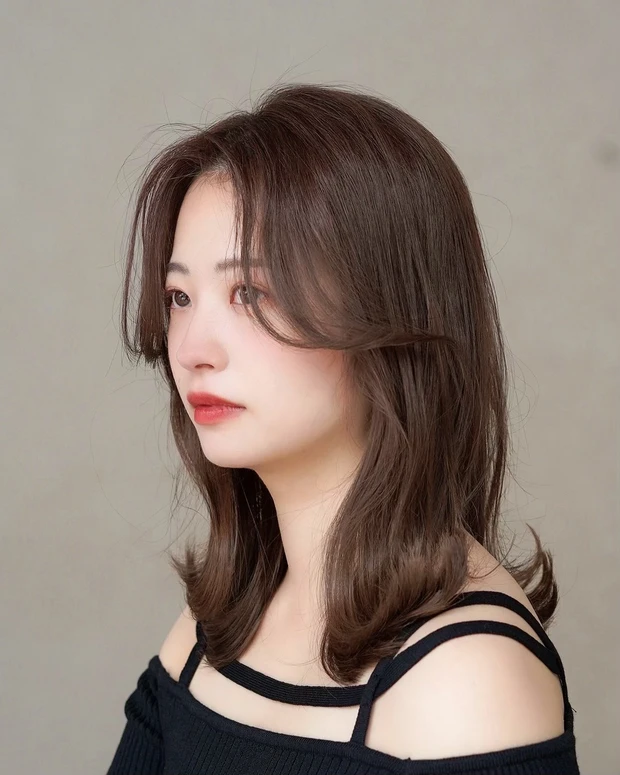 【かきあげミディアム】ヘアカタログ　ミディアムヘア　前髪なし　サイド