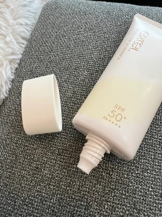 サナ エクエル プロテクティブ UVエッセンス　使い方