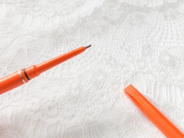 【立体感×ナチュラル眉】3色パウダーを1本にブレンド!デジャヴで叶えるプチプラ立体眉_3_1