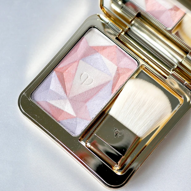 ベストコスメ 2022 下半期 ハイライター clé de peau BEAUTÉ(クレ・ド・ポー ボーテ)ル・レオスールデクラ 201 トワイライト グロウ