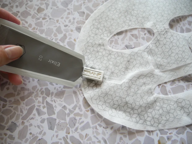 【おこもり美容】微小電流が流れる？！韓国発シートマスクがすごい♡_5