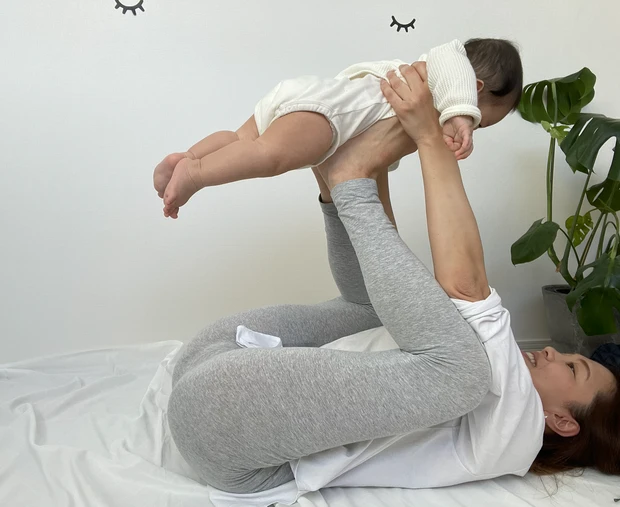 【自己紹介】2022年マキアインフルエンサー2年目♪【mayayu/まやゆみ】です！
今年はワーママの時短メイク♪＆スキンケア♡美容医療も取り入れながら、時短メイクを目指していきたいと思います♡

_2_2