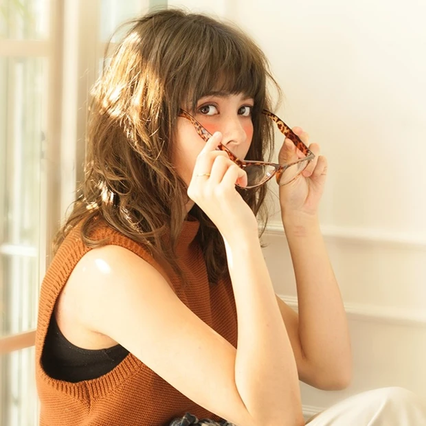 透明感あふれる知的美人に♡ こっくりベージュカラーでパリジェンヌを気取っ…