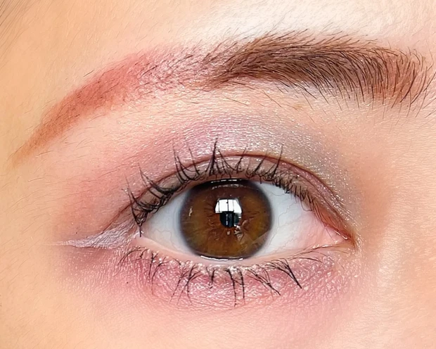 【WHOMEE(フーミー)話題の新作】イガリシノブさん的骨格理論で簡単垢抜けメイク💖【時計回りパレット・反時計回りパレット】_16_2