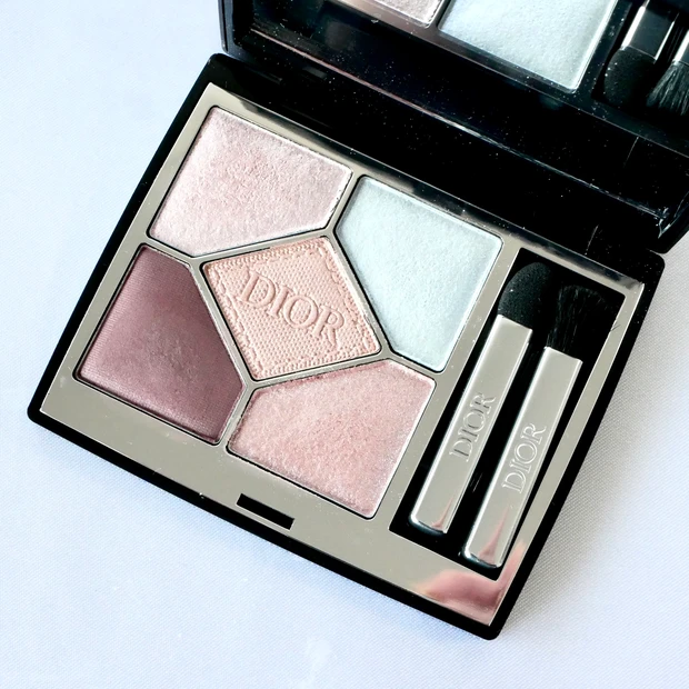 ブルーコスメ ブルーアイシャドウ 青ラメ Dior サンククルール ミミローズ