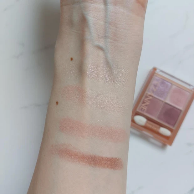 ライラックベージュ スウォッチ