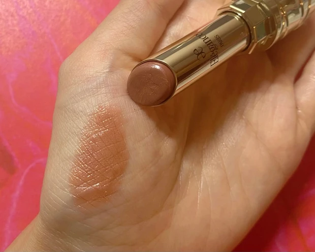 今年のクリスマスコフレはこれ!6品中2アイテムが現品!使いやすい大人っぽい色合いのコフレ_6