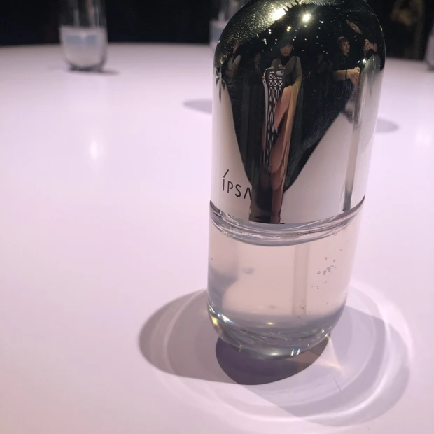 I PSA 真夏に発売の新感覚美容液