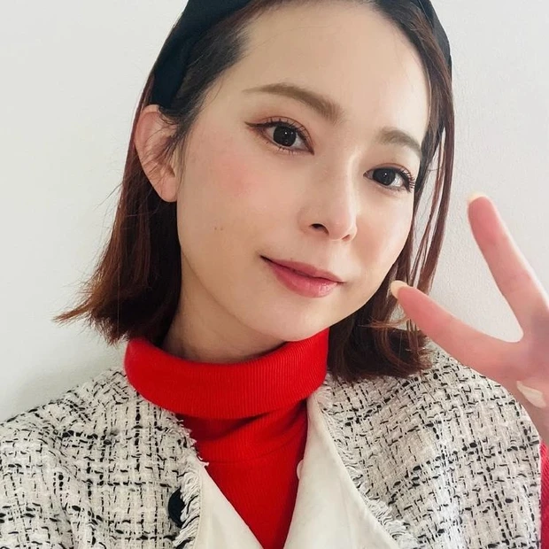 【4位】黒目を大きく白目はキレイに?!大人の垢抜けカラーアイメイクをご紹介♡