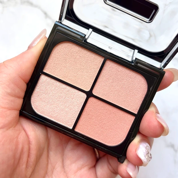 KATE（ケイト） バウンシーチークシャドウ OR-1 パウダリーアプリコットの色味