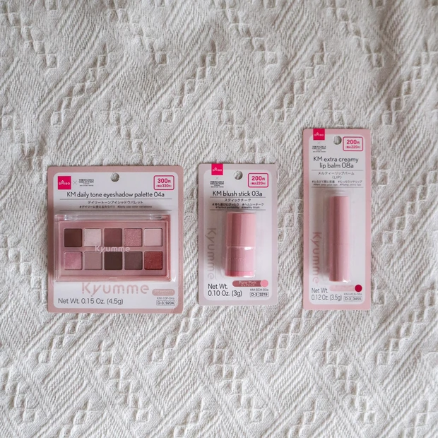 Kyumme　キュンミー　ダイソー コスメ