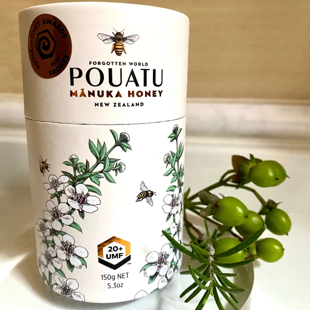 マヌカハニーが本物かどうかこの表記も見極めています。UMF値の数字以外にも注目点が。_1_1