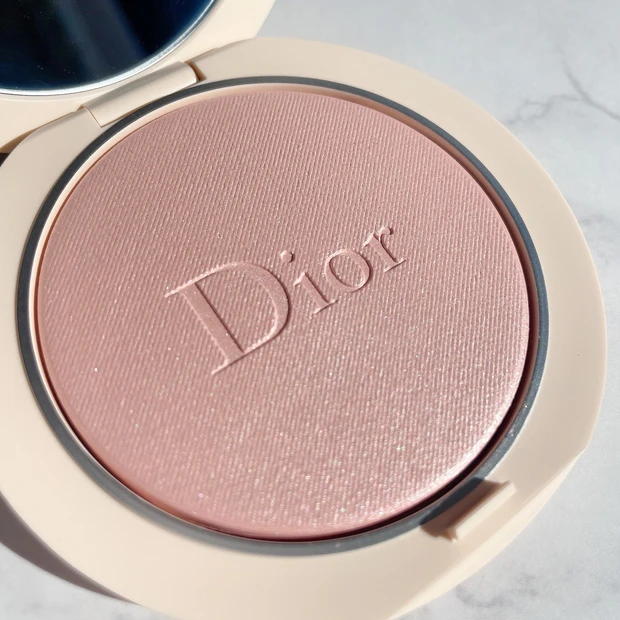 ディオールスキン フォーエヴァー クチュール ルミナイザー　02　ピンクグロウ