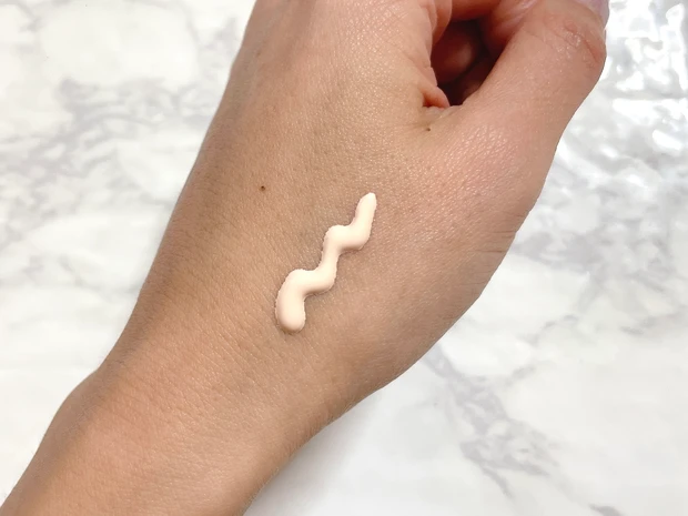 コスメデコルテ フローレススキングロウライザー テクスチャー