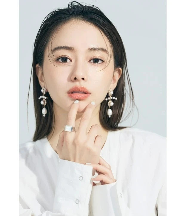 【おすすめブラウンリップ③】YSL ルージュ ヴォリュプテ シャイン 151_YSL ルージュ ヴォリュプテ シャイン 151の使い方_2