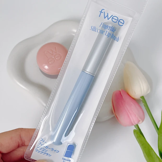 フィー シリコンリップブラシ 紹介