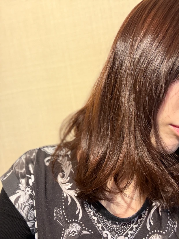 ＼あのプリュスオーからヘアアイロン登場／
ツヤサラ髪が一瞬で出来上がる！_3