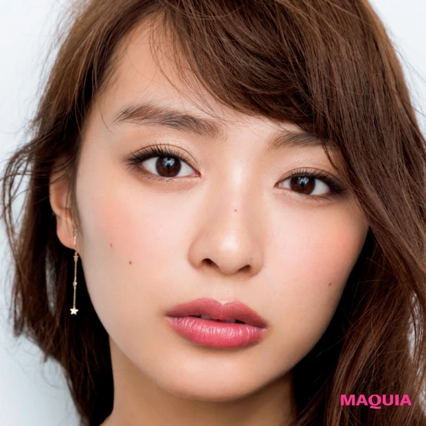 秋の新色アイパレットで狙うは洗練アイ! くっきり平行二重さんに似合う2つ…