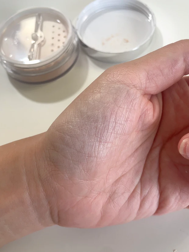 【クリスマスコフレ2025】エトヴォスのホリデーコフレをレビュー｜フルメイクできるお得セット_5_2