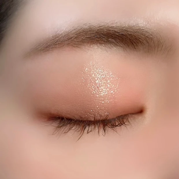 キャンメイク(CANMAKE)シルキースフレアイズ(マットタイプ)M04 キューピッドペタル アイメイク