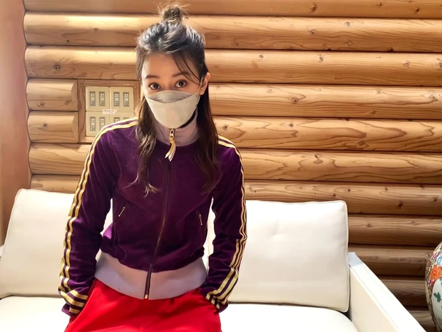 山本舞香　家政夫のミタゾノ　オフショット　ラッキーカラーの衣装