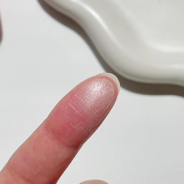 ディオール ハイライト 02 ピンク グロウ スウォッチ