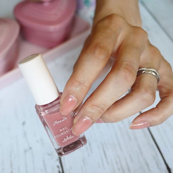 【セブン コスメ】パラドゥ ネイルファンデーション PO02 ピンクオークル