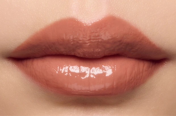 アディクション　ザ リップスティック グレイズドボム 004をイエベがスウォッチ