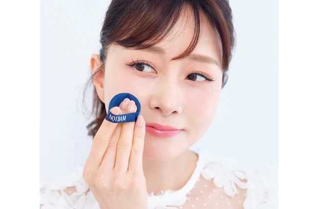石井美保さん 昼のメイク直し
