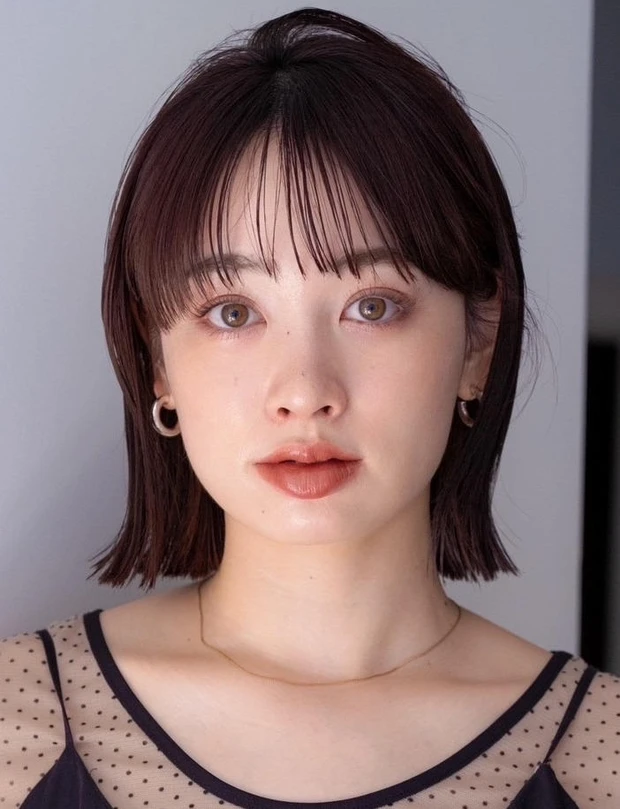 【6位】【2023秋冬ヘア】程よい抜け感がおしゃれ！ カシスパープルカラーの大人のボブヘア