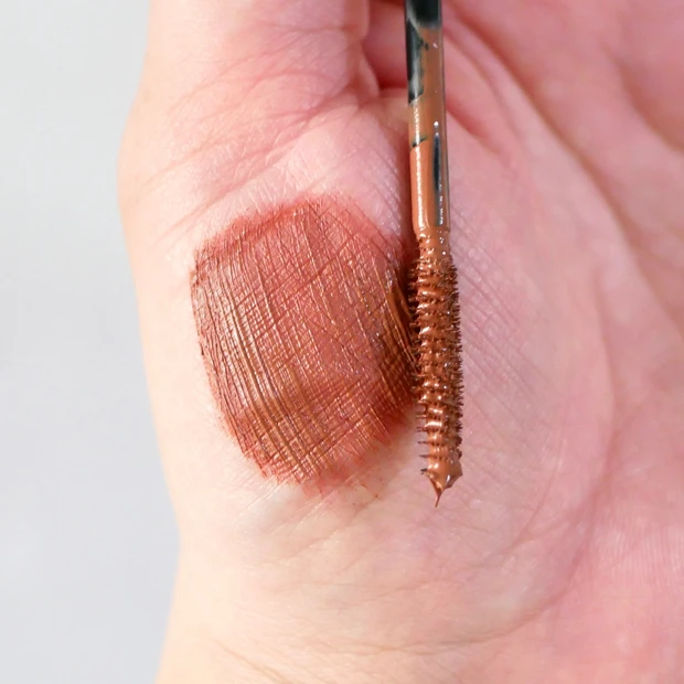 LUNASOL(ルナソル)フラッタリング パワーアイラッシュ EX04 Leather Camel(レザーキャメル)スウォッチ