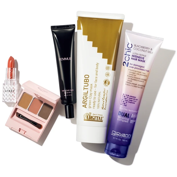 モデル・吉木千沙都さんのヘビロテはコレ! 気分を上げる愛用コスメたち