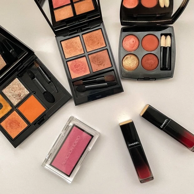 コスメ、アイシャドウ、アディクション