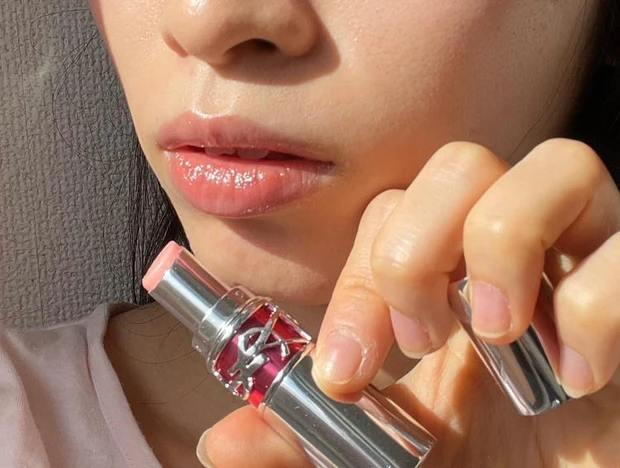 イヴ・サンローラン・ボーテ　Yves Saint Laurent　ルージュ ヴォリュプテ キャンディグレーズ　マキア公式インフルエンサー　口コミ　レビュー