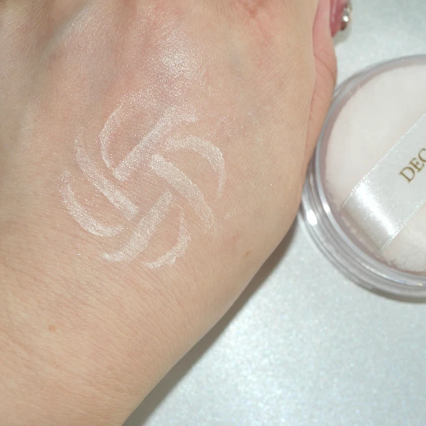 コスメデコルテ クリスマスコフレ ルースパウダー WHITE BLISS 08 cozy light 