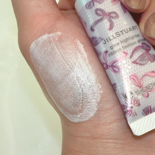 ジルスチュアート クリスマスコフレ 2025 グロウ ハイライター リボンファッションショー