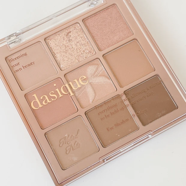 デイジーク アイシャドウパレット 24 ミューテッドナッツ