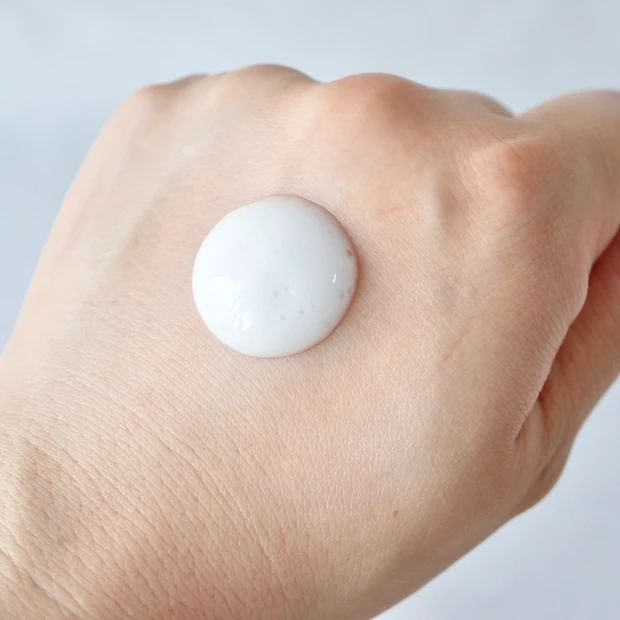 ソフィーナiP 土台美容液 ベースケアセラム 泡